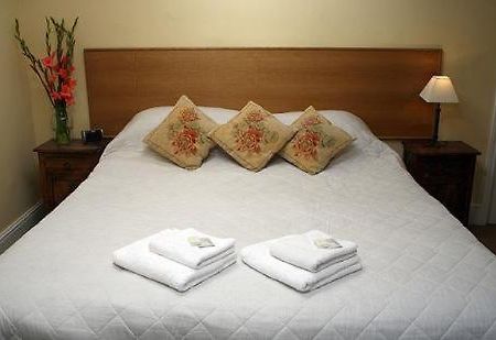 Hotel The Staff Of Life Ticknall Esterno foto